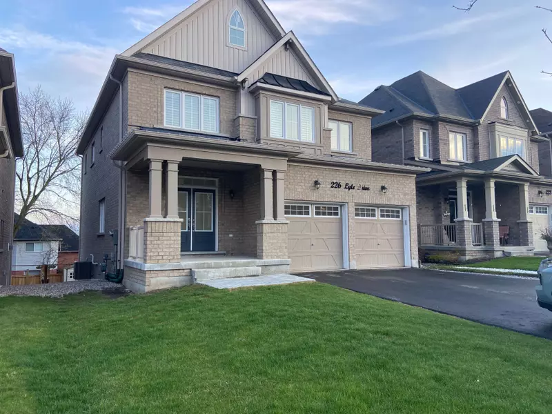 226 Lyle DR, Clarington, ON L1C 4M6