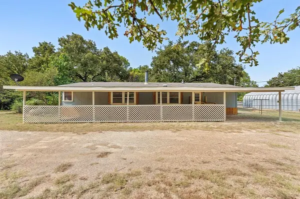 Granbury, TX 76049,8013 RIVER Run