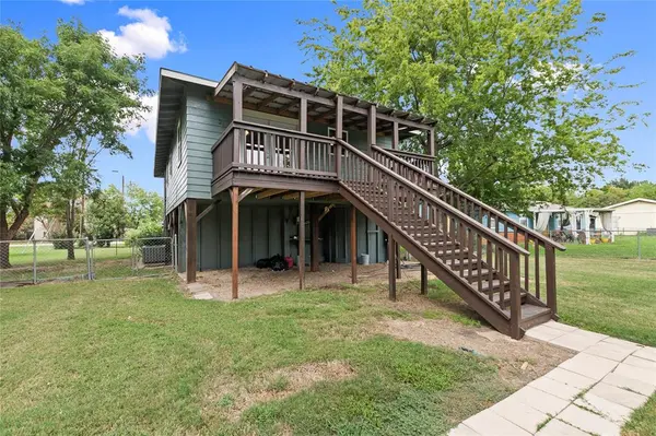 242 Autumn Wood Trail,  Gun Barrel City,  TX 75156