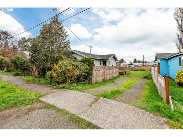 Coos Bay, OR 97420,1066 S 8TH ST