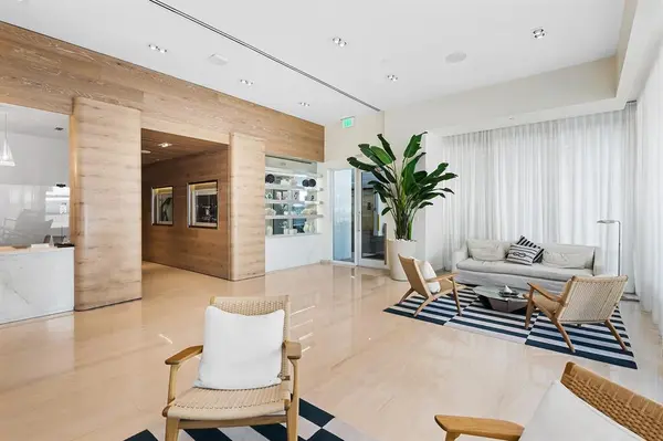 Fort Lauderdale, FL 33304,401 N Birch Road #400