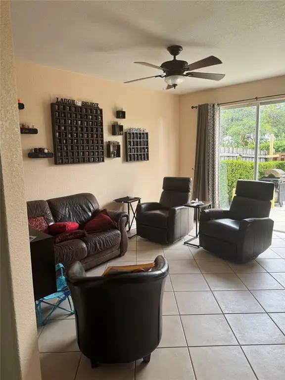 Miami, FL 33194,Address not disclosed