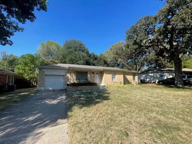 341 Hurst Drive, Bedford, TX 76022