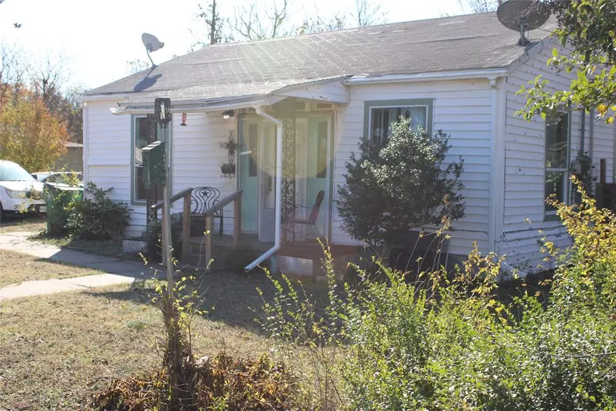 304 E Criddle Street, Waxahachie, TX 75165