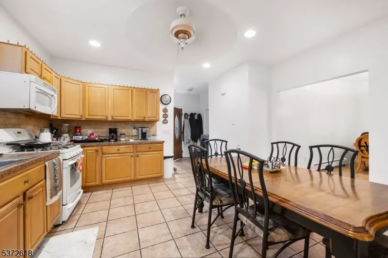 Belleville Twp., NJ 07109,80 Heckel St