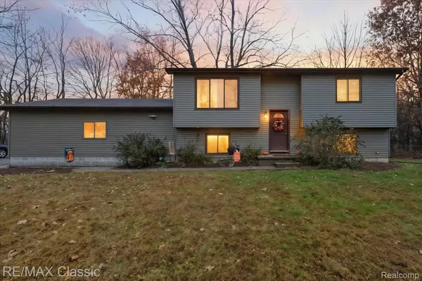 5594 Harper RD, Holt, MI 48842