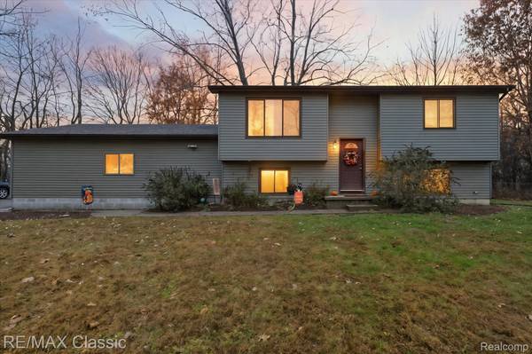 5594 Harper RD, Holt, MI 48842