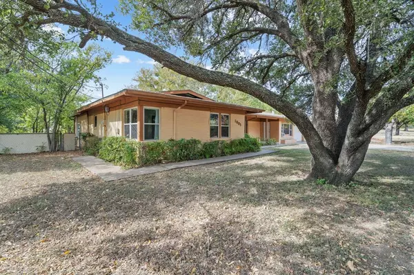 River Oaks, TX 76114,1801 Yale Street