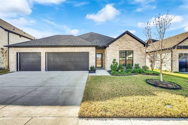 260 Lakeside Drive, Lavon, TX 75166