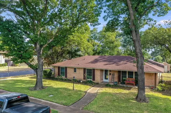 Dallas, TX 75224,3483 Navajo Circle