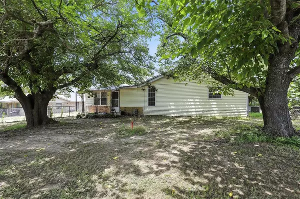 Weatherford, TX 76086,221 E 7th Street