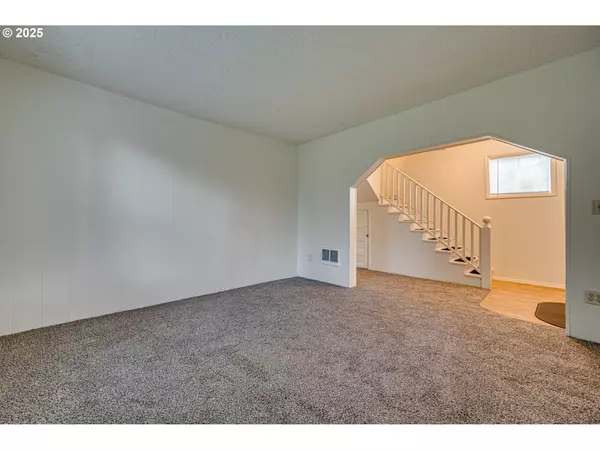 Kalama, WA 98625,362 N 3RD PL