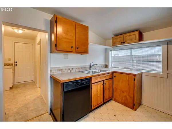 Kalama, WA 98625,362 N 3RD PL