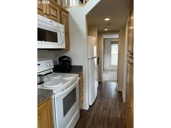 Dufur, OR 97021,80357 SOUTH VALLEY RD