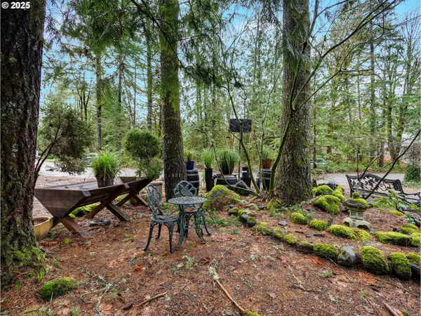 Rhododendron, OR 97049,64711 E SANDY RIVER LN