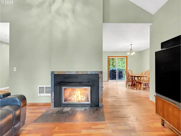 Rhododendron, OR 97049,64711 E SANDY RIVER LN