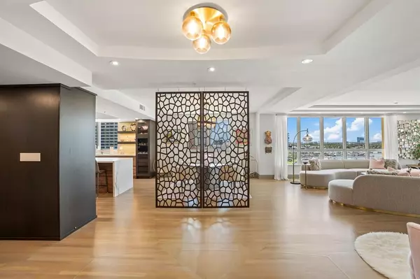 Fort Lauderdale, FL 33304,209 N Birch Rd #1002