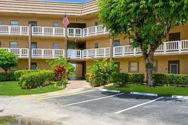 Sunrise, FL 33322,9181 Sunrise Lakes Blvd #306