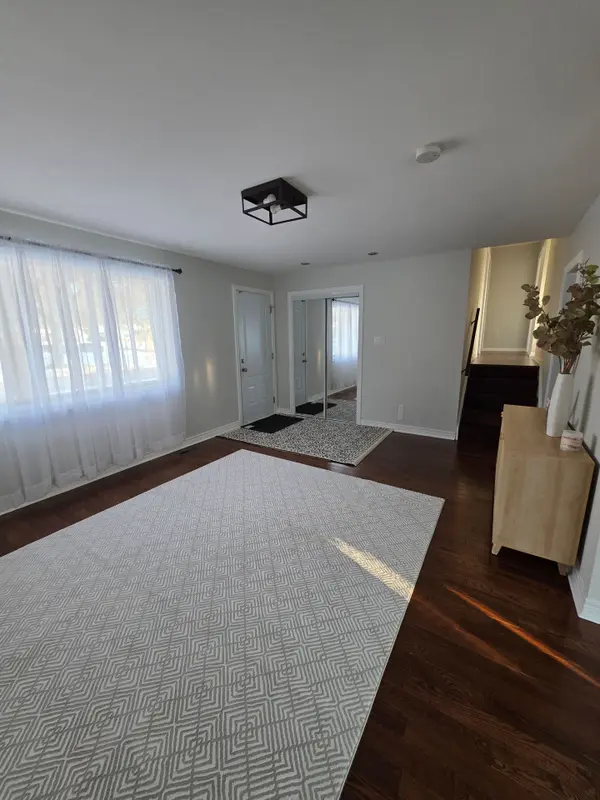 London East, ON N5V 2W8,93 Cayuga CRES