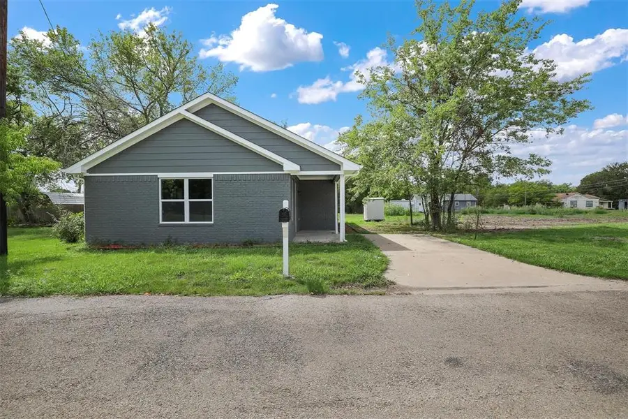 317 Jones Street, Bonham, TX 75418