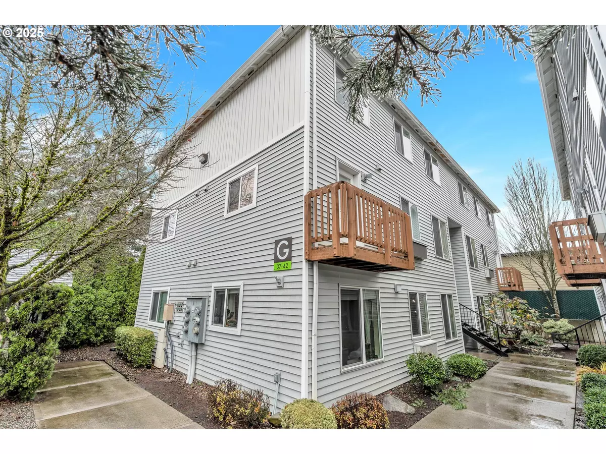 Portland, OR 97230,217 NE 146TH AVE #38