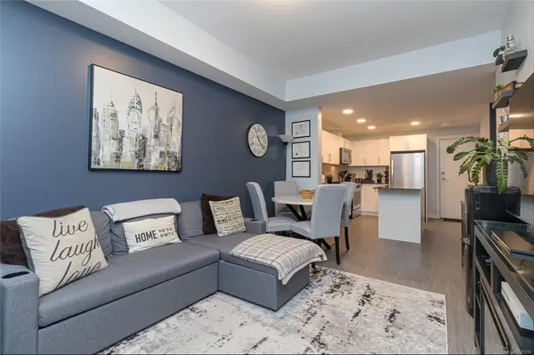 868 Orono Ave #304, Langford, BC V8B 0X9