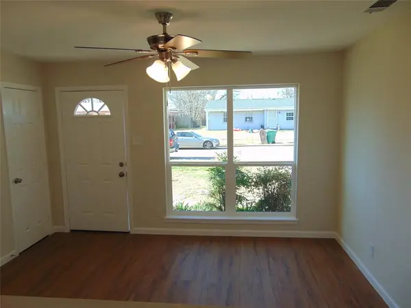 Wilmer, TX 75172,216 Wilmer Heights Drive