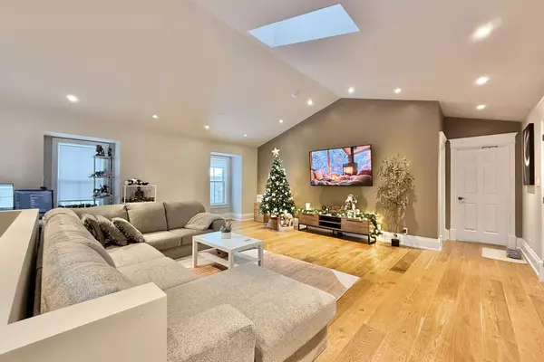 Markham, ON L3P 1Z3,361 Main ST N