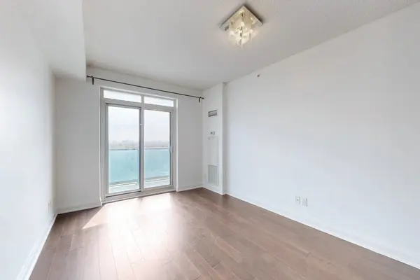 Markham, ON L3T 0C8,7161 Yonge ST #1127