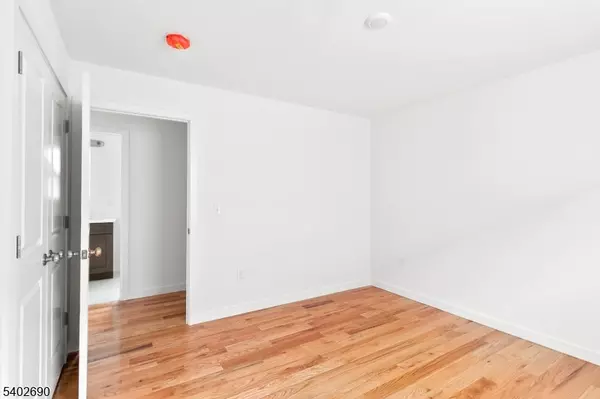 Newark City, NJ 07112,244 Pomona Ave