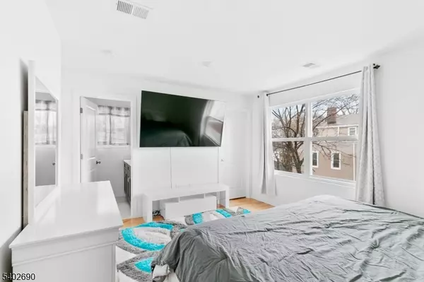 Newark City, NJ 07112,244 Pomona Ave