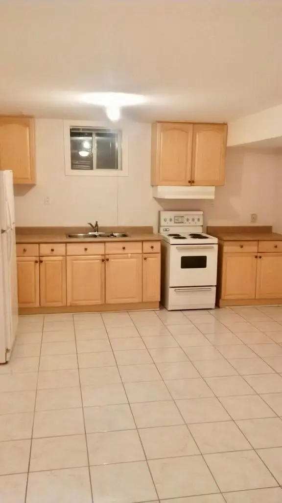 Toronto E10, ON M1C 5H3,8 Goldene WAY #Bsmt