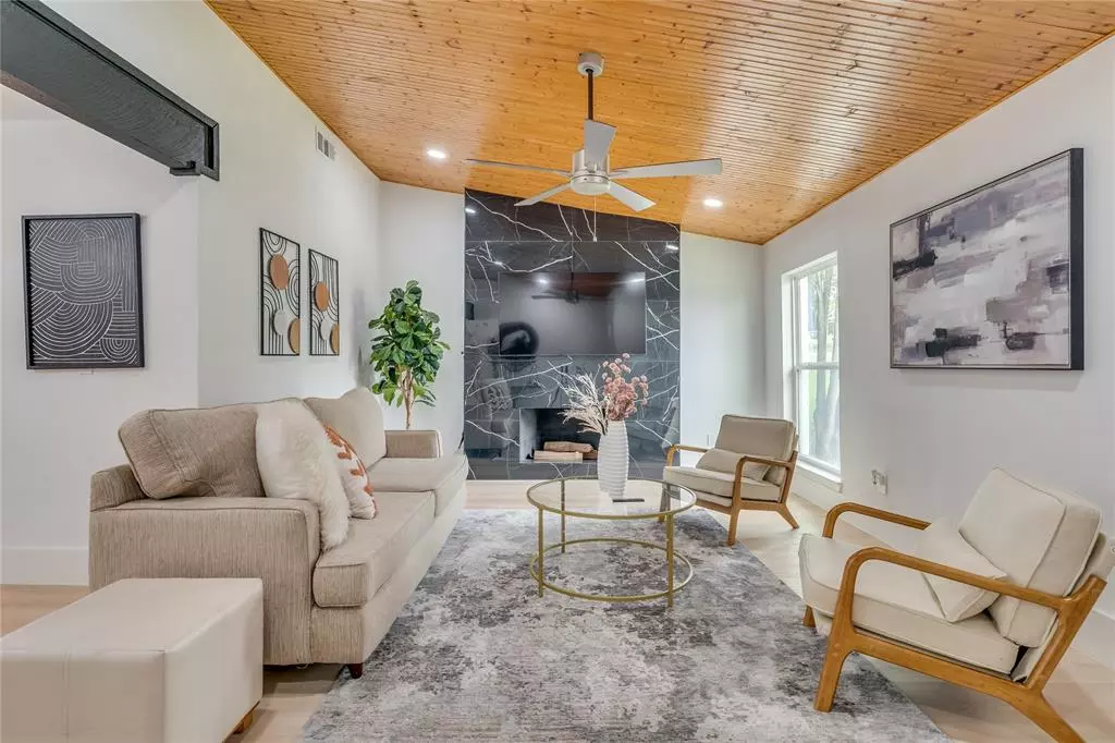 Carrollton, TX 75007,1701 Chesterfield Drive