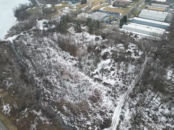 5959 FORD CT, Brighton, MI 48116