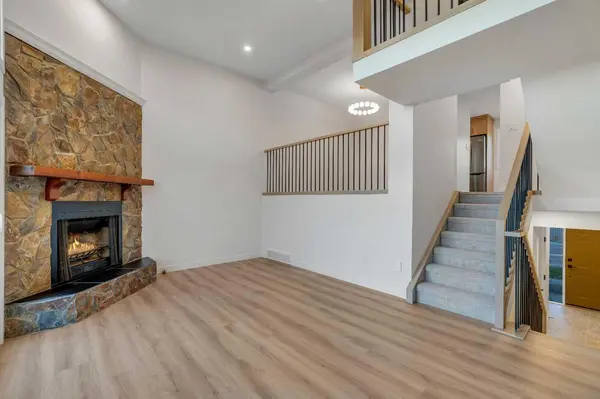 Calgary, AB T3E6S3,23 Glamis DR SW #64