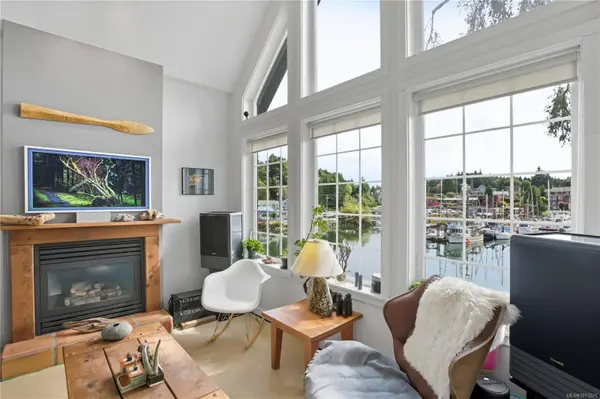 Ucluelet, BC V0R 3A0,1971 Harbour Cres #1003