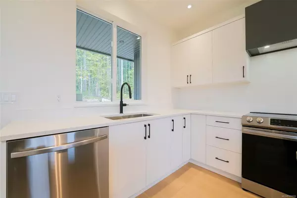 Ladysmith, BC V9G 0C2,111 Raven Way