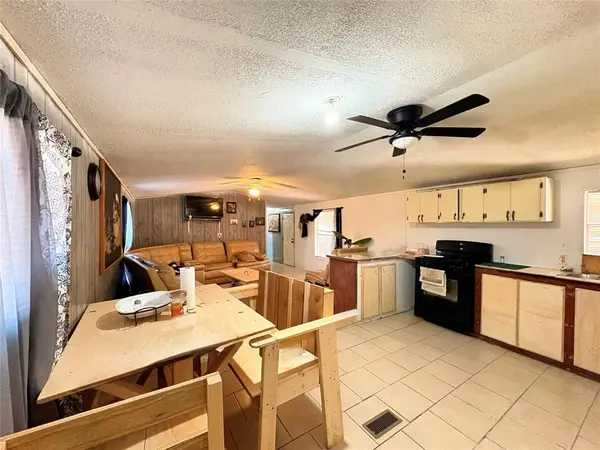 Cleburne, TX 76031,1009 Ben Drive