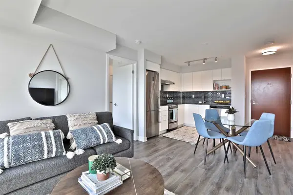 Toronto W04, ON M6A 0A9,160 Flemington RD #525