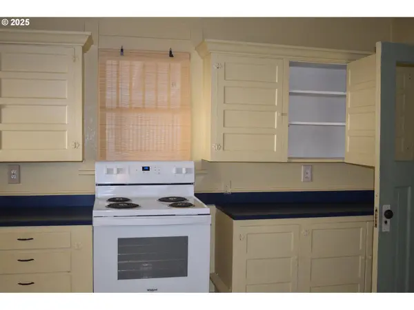 Eugene, OR 97402,961 JEFFERSON ST