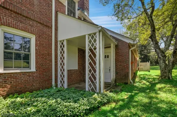 Bernards Twp., NJ 07931,49 Liberty Corner Rd