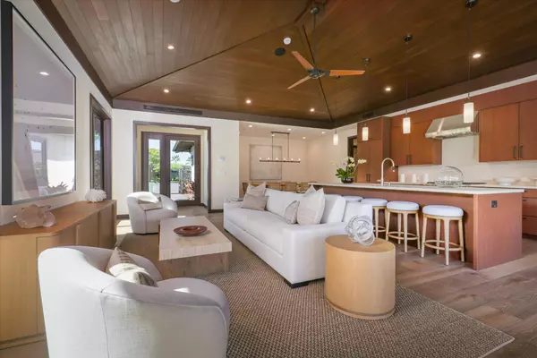 Kailua Kona, HI 96740,73-4443 LEMI PL #35