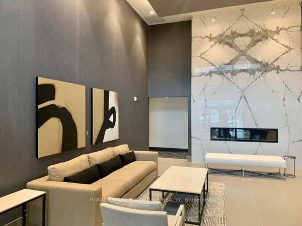 Milton, ON L9E 1Z4,480 Gordon Krantz AVE #420