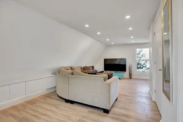 Glebe - Ottawa East And Area, ON K1S 0Z3,149 Concord ST W #C