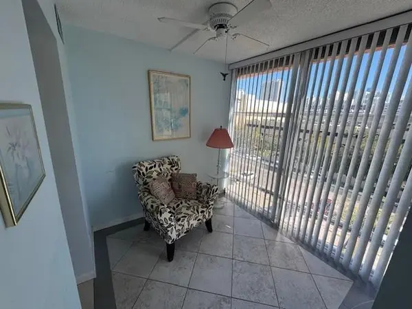 Sunny Isles Beach, FL 33160,210 172nd St #532