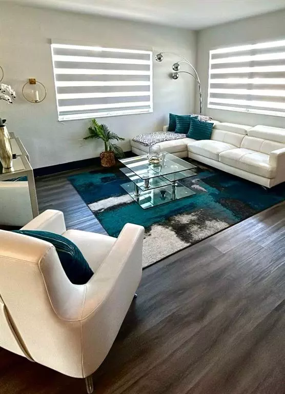 3080 NW 98, Miami, FL 33147