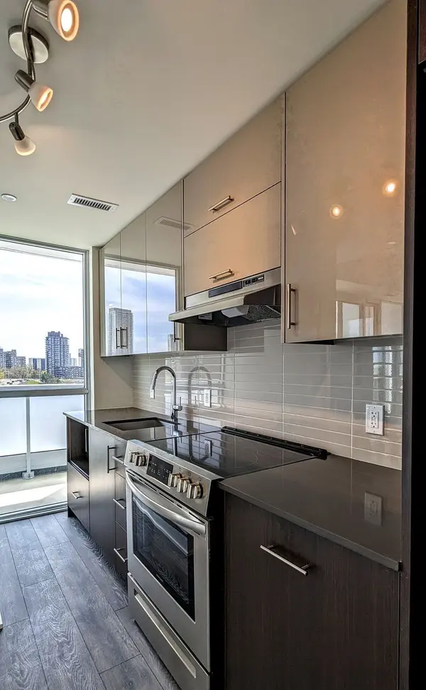 Toronto C15, ON M2J 4T1,188 Fairview Mall DR #727