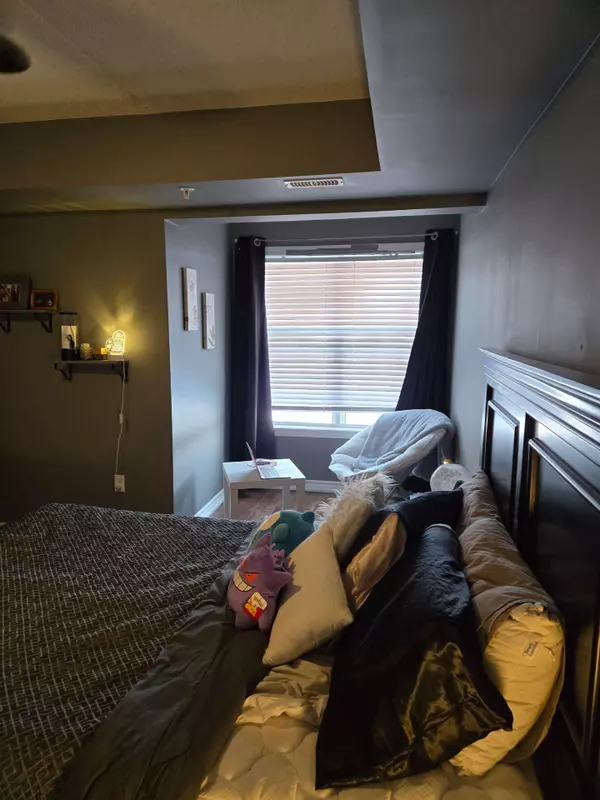 Milton, ON L9T 7S9,1390 Main ST E #305