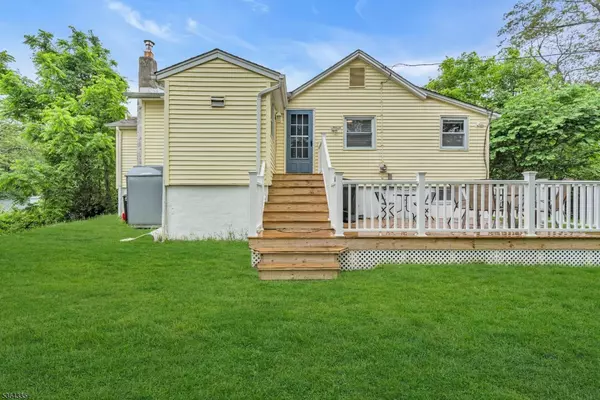 40 Kingsland Rd, West Milford Twp., NJ 07421