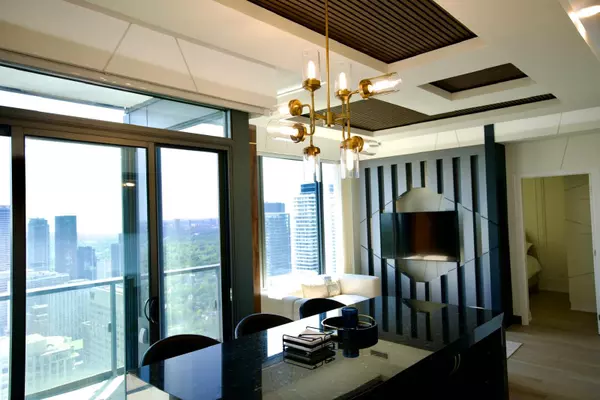 Toronto C02, ON M4W 0B6,8 Cumberland ST #4907